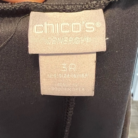 Chico’s Zenergy Stonewashed Crops - Picture 4 of 6